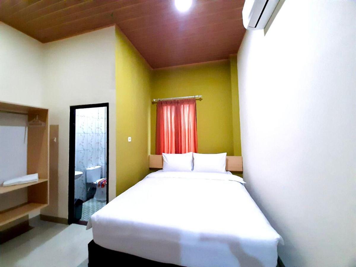 Hotel Sriwijaya 99 Palembang Exterior photo