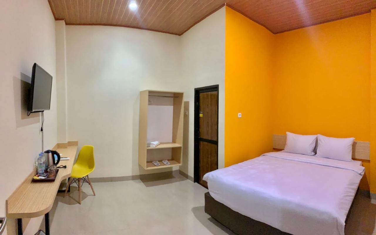Hotel Sriwijaya 99 Palembang Exterior photo